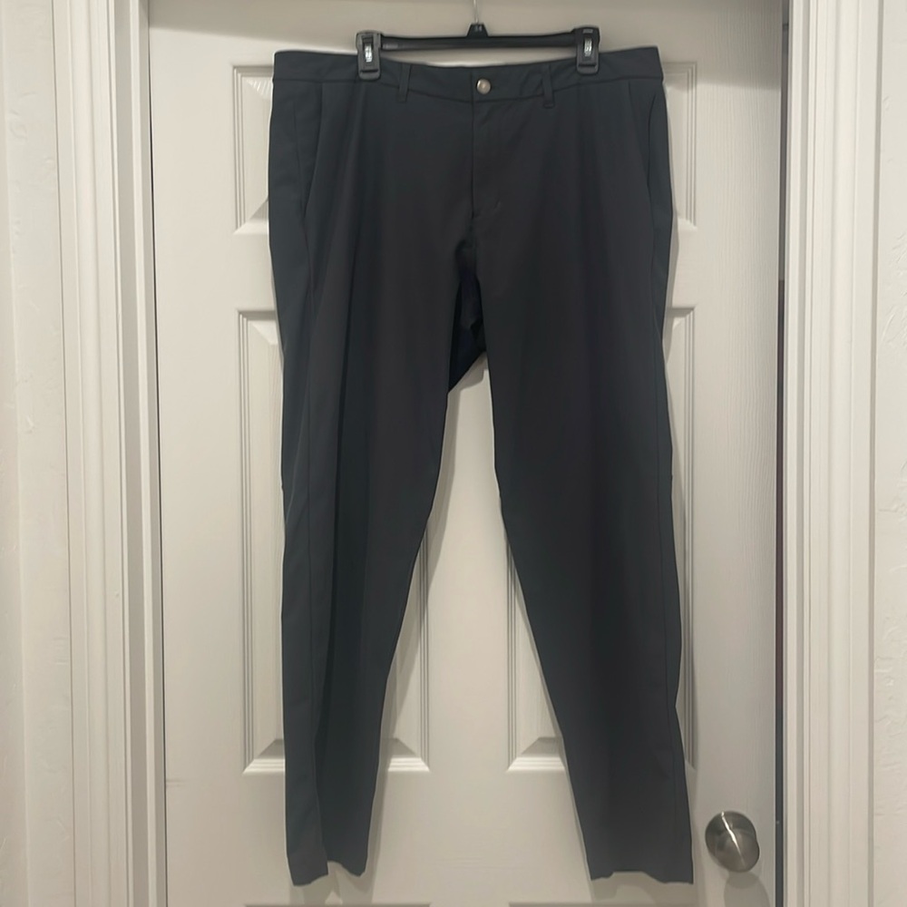 Men’s lululemon pants size 38